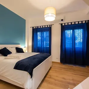 Bed & Breakfast Across The, Rome